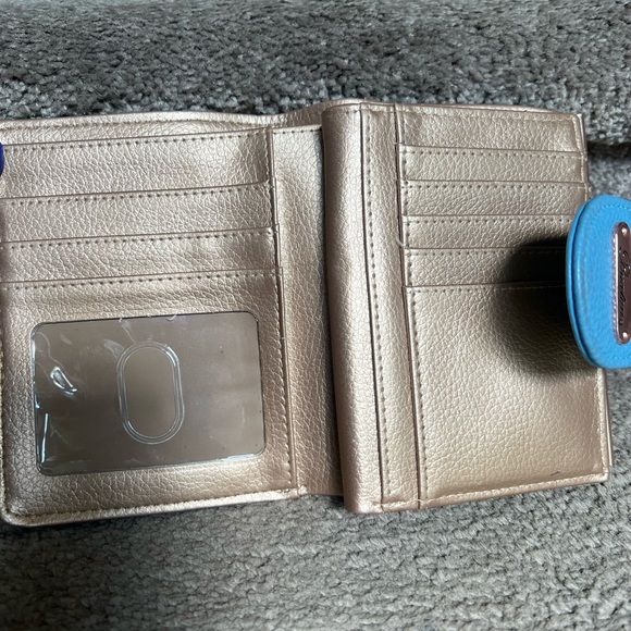 Buxton Lattice Detail Wallet - Picture 3 of 5